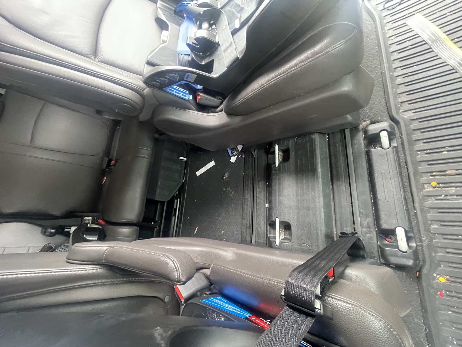 Honda Odyssey before detailing